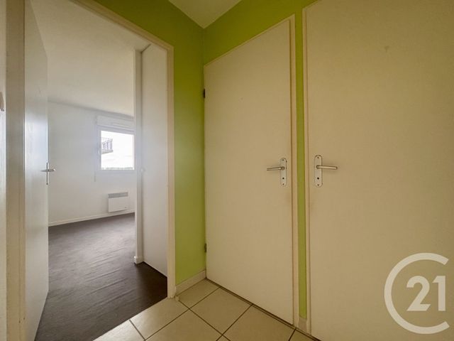 Appartement F2 à louer - 2 pièces - 47.59 m2 - ST JUST EN CHAUSSEE - 60 - PICARDIE - Century 21 Collin Immobilier