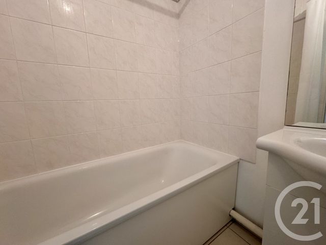 Appartement F2 à louer - 2 pièces - 47.59 m2 - ST JUST EN CHAUSSEE - 60 - PICARDIE - Century 21 Collin Immobilier