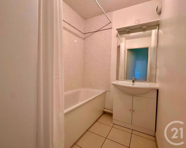 Appartement F2 à louer - 2 pièces - 47.59 m2 - ST JUST EN CHAUSSEE - 60 - PICARDIE - Century 21 Collin Immobilier