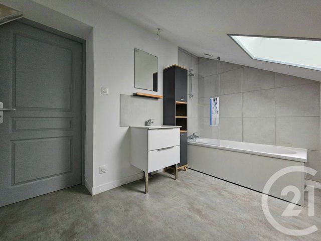 Afficher la photo en grand Appartement F2 à louer - 2 pièces - 46.41 m2 - CHOISY LA VICTOIRE - 60 - PICARDIE - Century 21 Collin Immobilier